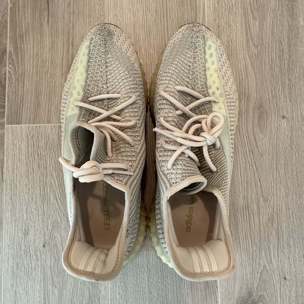 YEEZY BOOST 350 V2